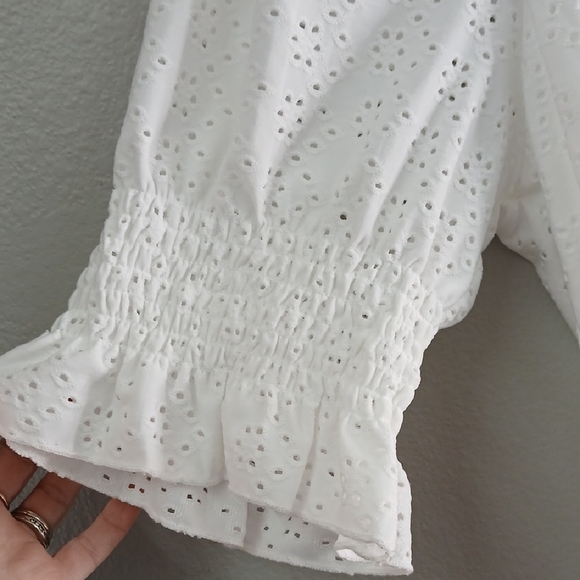 URBAN Romantics White Eyelet Blouse - Picture 4 of 7